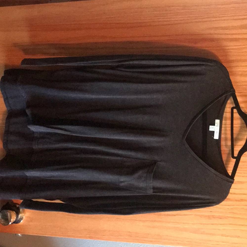 Long sleeve tee